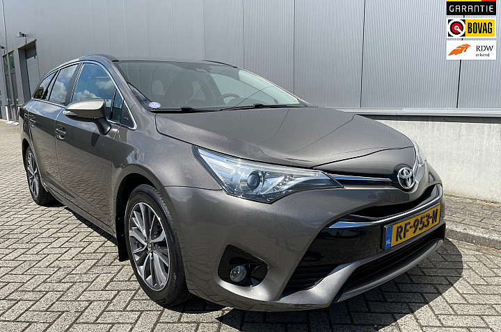 Toyota Avensis Touring Sports 1.8 VVT-i Dynamic / Camera / Navigatie